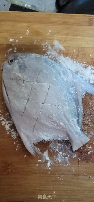 黄豆酱烧白鲳步骤2