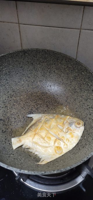 黄豆酱烧白鲳步骤4