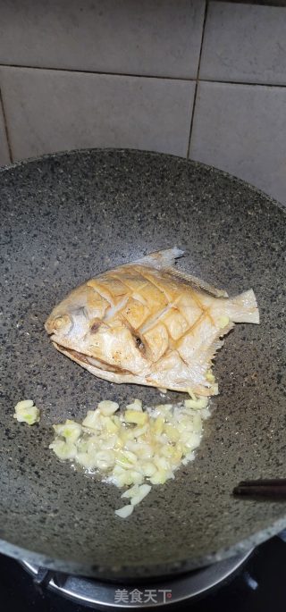 黄豆酱烧白鲳步骤5
