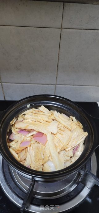 粉肠腐竹煲步骤6