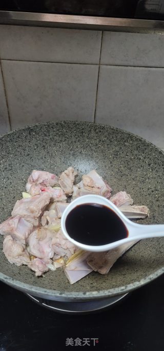 胡萝卜烧肋排步骤5