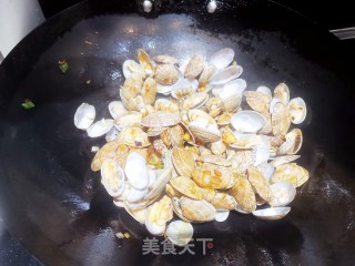 蒜蓉炒花甲步骤4