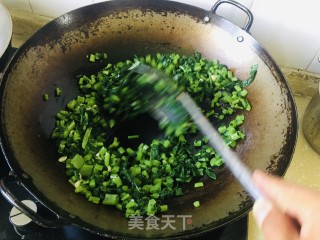 蒜香萝卜缨步骤3