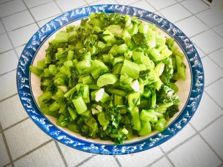 蒜香萝卜缨步骤7