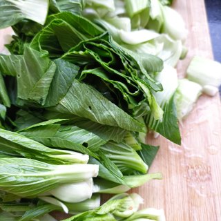麻辣肠炒油菜步骤3