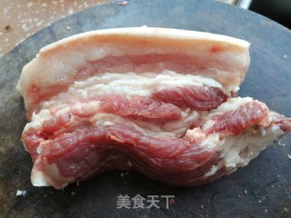 胡萝卜青菜炒回锅肉步骤1