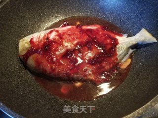 洛神花酱烧金鲳鱼步骤6