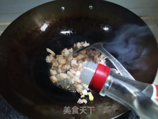 木耳剁椒蒸土鸡步骤3