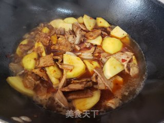 土豆片炖回锅肉步骤5