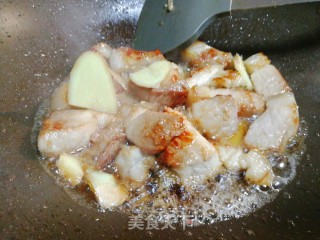 软糯香甜，好吃入味的茨菇红烧肉步骤4