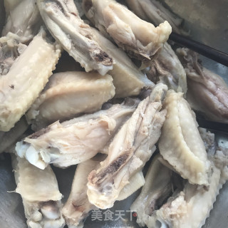 麻香红酒炖鸡翅步骤5