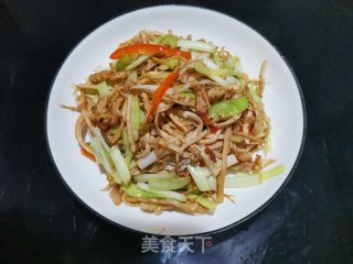 韭黄笋子炒肉步骤7