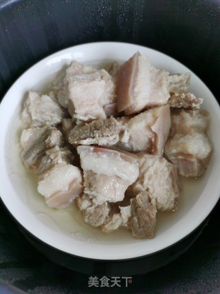 五花肉烧菜干步骤3