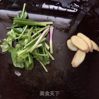煎煮尖头鱼步骤2