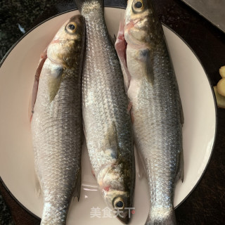 煎煮尖头鱼步骤1