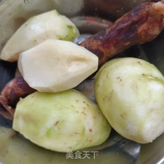 麻辣肠蒸芋头步骤1