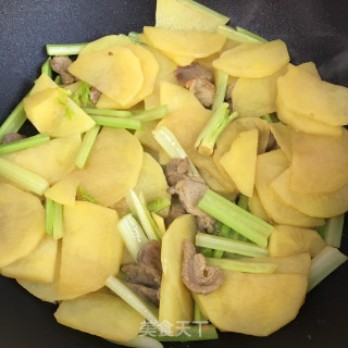香芹瘦肉土豆片步骤9