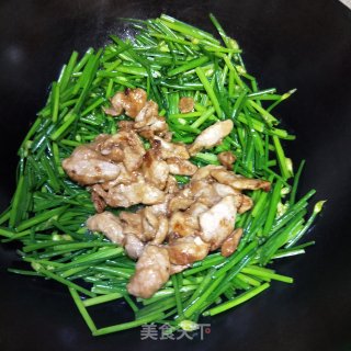 韭苔炒肉步骤9