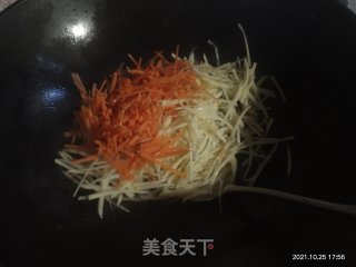 土豆胡萝卜丝儿步骤2
