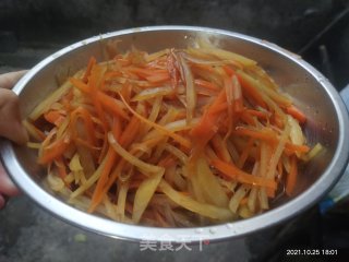 土豆胡萝卜丝儿步骤5
