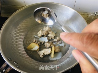 青萝卜粉条烩羊肉步骤3