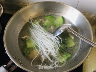 青萝卜粉条烩羊肉步骤5