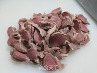 大葱炒鸭胗步骤2