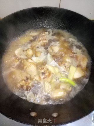 杏鲍菇烧翅根步骤5