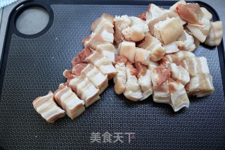 电饭煲炖五花肉步骤2