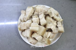 电饭煲炖五花肉步骤5