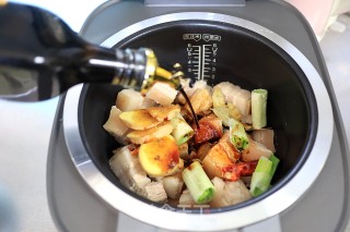 电饭煲炖五花肉步骤8