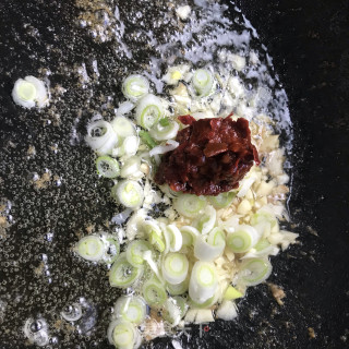 家常青椒炒肉丝步骤7