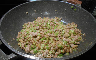 菜脯西芹肉末步骤10