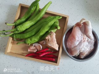 小炒鸡胸肉步骤1