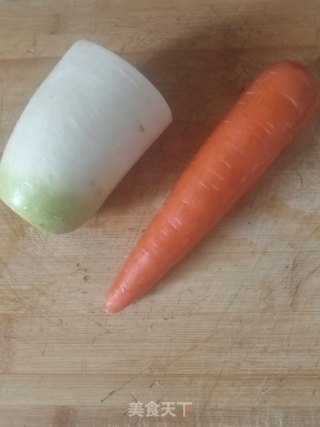 粉蒸萝卜双丝步骤1