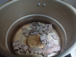 大蒜辣椒炒牛筋步骤2