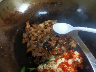 大蒜辣椒炒牛筋步骤6