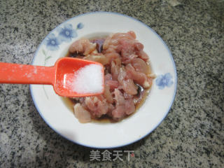 柿子椒鸡腿肉炒莲藕步骤5