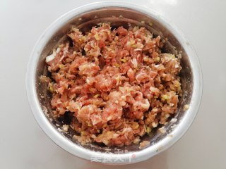 熏豆皮肉卷步骤1