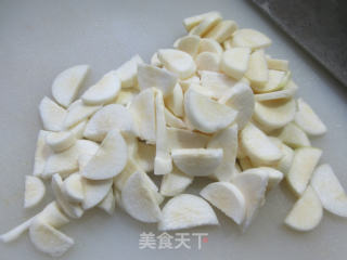 圆蛤肉茭白炒手捏菜步骤9