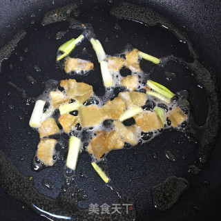 秋葵炒鸡蛋香干步骤6