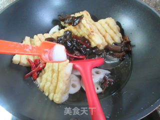 黑木耳莲藕烧兰花豆腐干步骤9