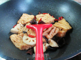 黑木耳莲藕烧兰花豆腐干步骤12