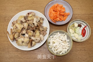 砂锅焖鸡步骤1