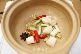 砂锅焖鸡步骤2