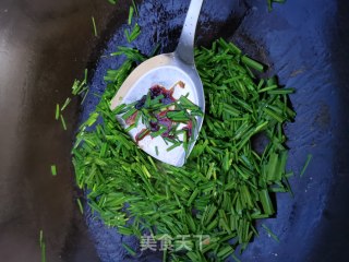 酱油炒韭菜步骤4