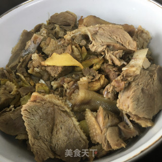 老鸭蒸芋头步骤7