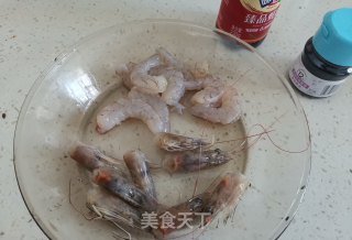 鲜虾丝瓜白玉菇步骤2