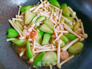 鲜虾丝瓜白玉菇步骤12