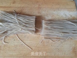 包菜炒粉条步骤1